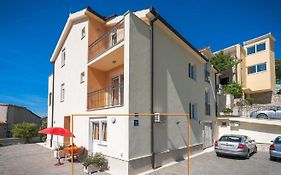 Apartments Davor